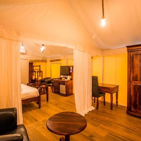 Hotel Millennium Park Panchgani Esterno foto