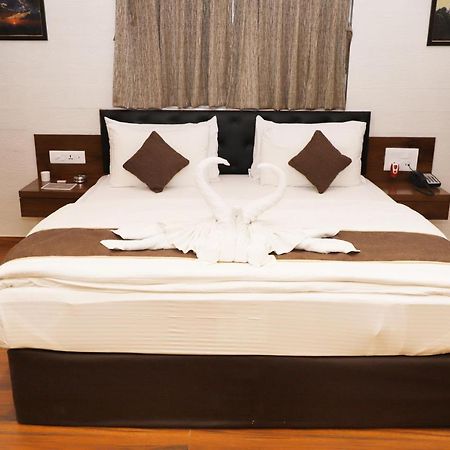 Hotel Millennium Park Panchgani Esterno foto
