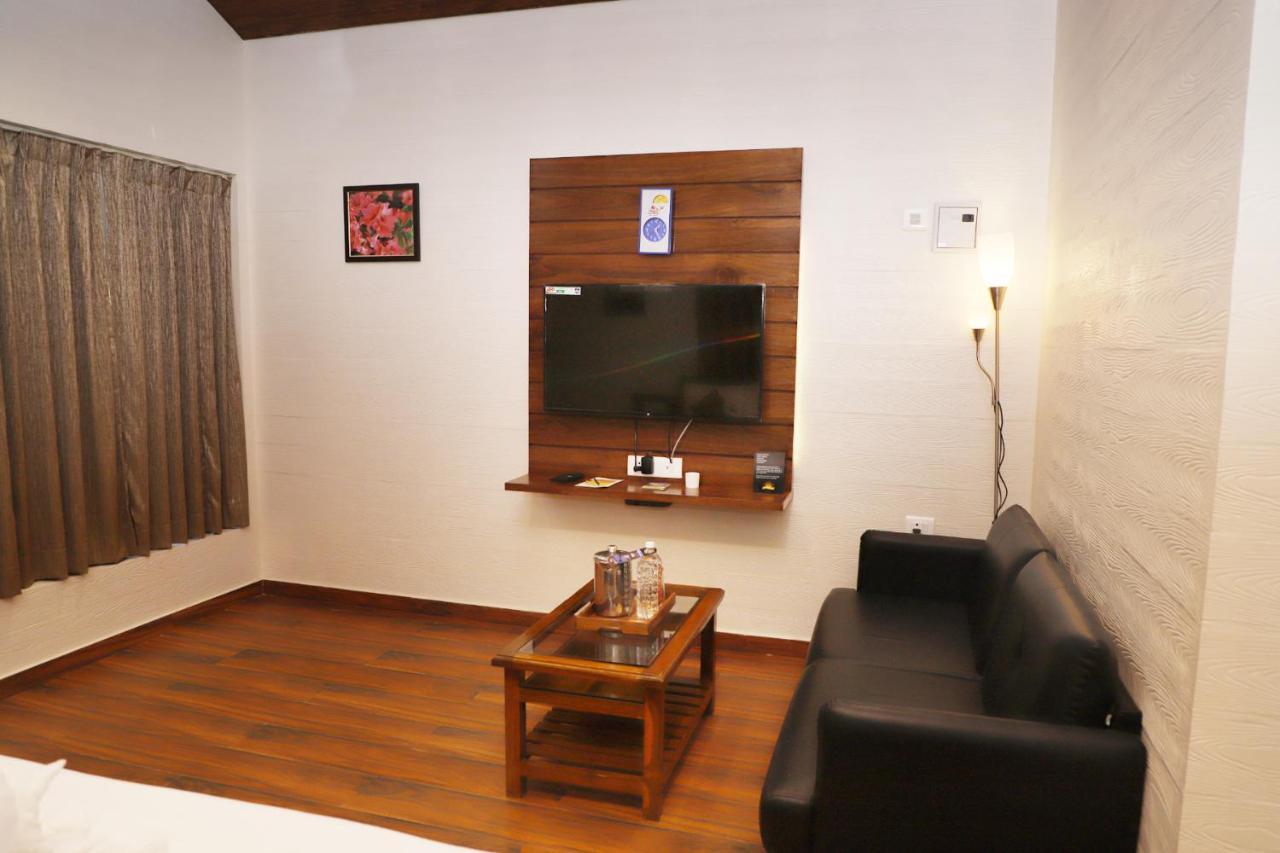 Hotel Millennium Park Panchgani Esterno foto